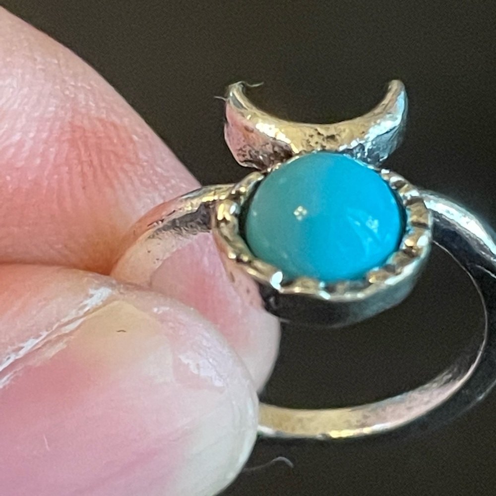 Turquoise stone moon ring size 4 - Picture 8 of 8